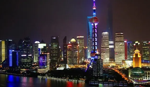 真北路中环沪太路长途客运宝杨路汽车城：三核交汇的出行黄金三角